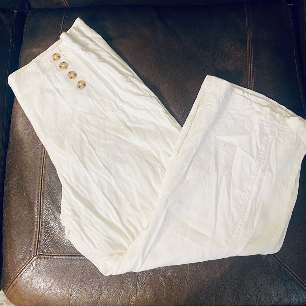 J. Jill White Linen Wide Leg Stretch Pants with Tortoiseshell Buttons